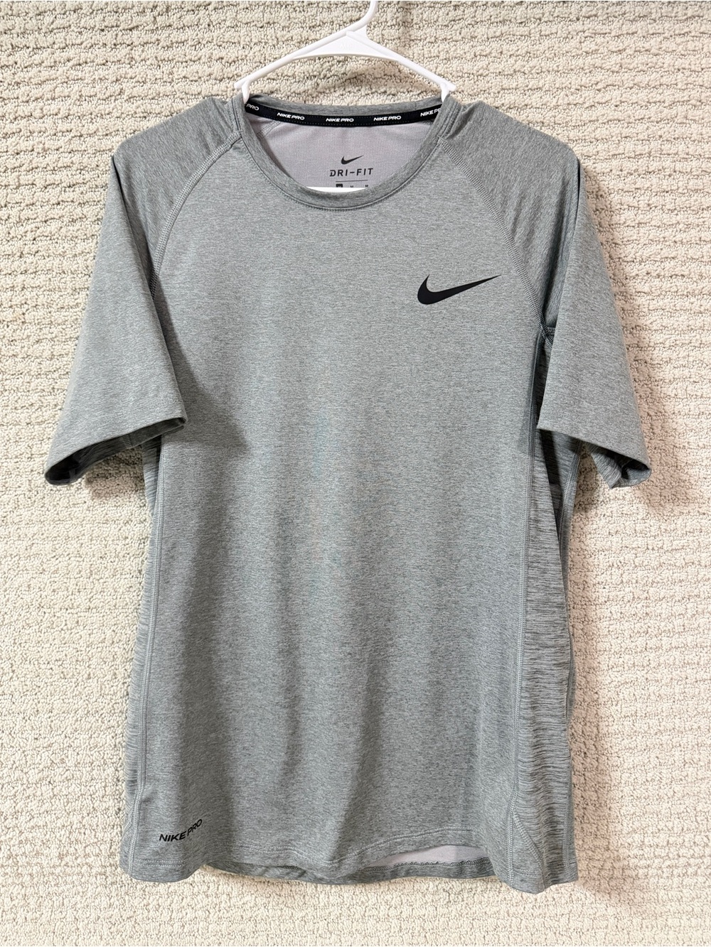 Nike Men’s Dri-FIT Short Sleeve Tee — Light Gray with Black Swoosh Sz M